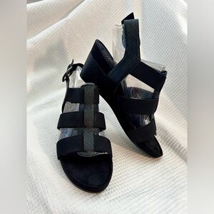 AEROSOLES NEW Black Snake “Lightscape” Wedge Sandals Size 8.5 - New in Box